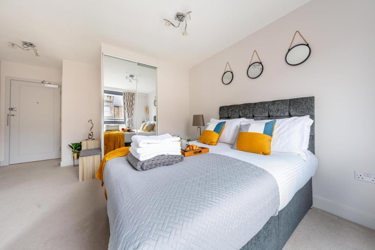 Windsor Luxury Studio Apartment Luaran gambar