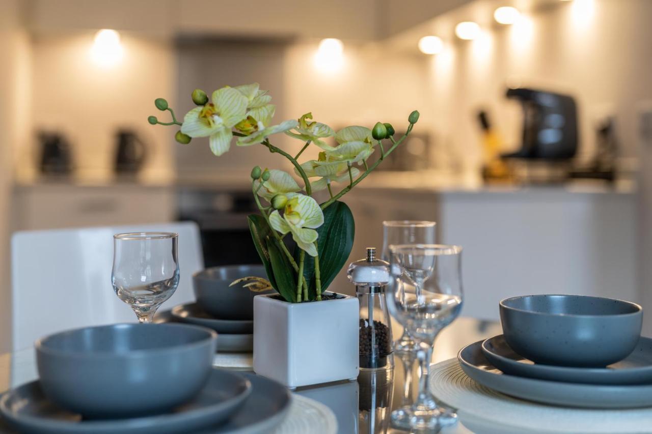 Windsor Luxury Studio Apartment Luaran gambar