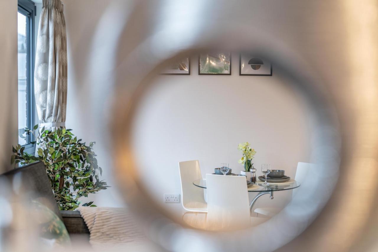 Windsor Luxury Studio Apartment Luaran gambar